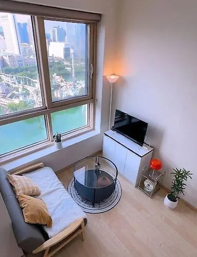 New Comfortable Duplex House With City Lake View #Seokchonlakeview #Lotteworld