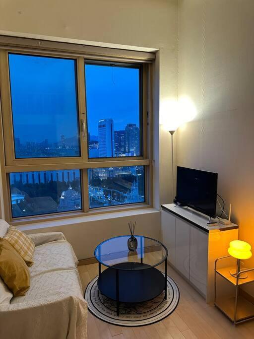 New Comfortable Duplex House With View #seokchonlakeview #lotteworld * Seoul